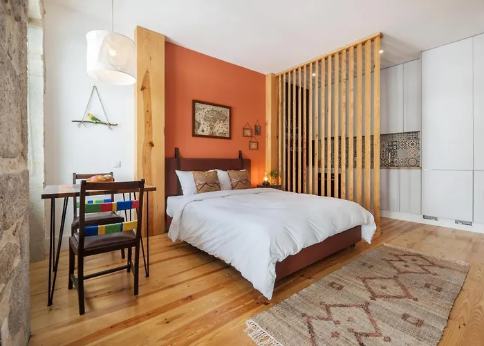 São Vitor Studio w/ Patio by LovelyStay